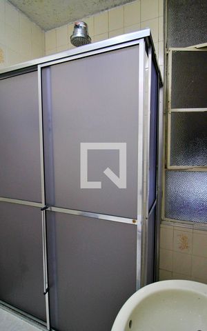 Apartamento para alugar com 66m², 2 quartos e sem vagaBanheiro