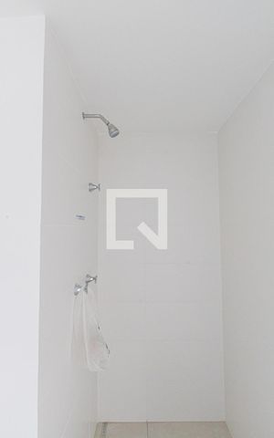 Apartamento à venda com 55m², 2 quartos e 1 vaga Apartamento à venda com 55m², 2 quartos e 1 vagaBanheiro Social