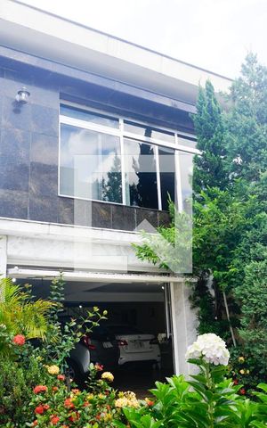 Casa à venda com 306m², 3 quartos e 5 vagasFrente da Casa