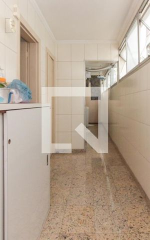 Apartamento à venda com 193m², 4 quartos e 2 vagas Apartamento à venda com 193m², 4 quartos e 2 vagasÁrea de serviço