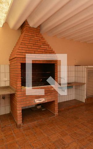 Casa à venda com 291m², 4 quartos e 4 vagas Casa à venda com 291m², 4 quartos e 4 vagasQuintal