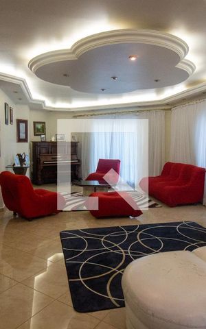 Casa para alugar com 573m², 4 quartos e 7 vagas Casa para alugar com 573m², 4 quartos e 7 vagasSala de Estar