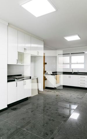Apartamento para alugar com 206m², 4 quartos e 4 vagasCozinha