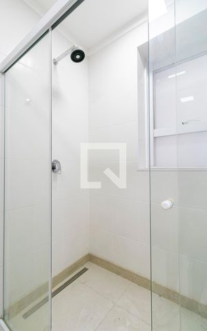 Apartamento para alugar com 206m², 4 quartos e 4 vagasBanheiro da Suíte 1 - Chuveiro