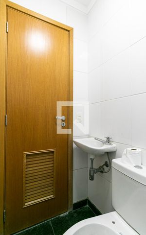 Apartamento para alugar com 206m², 4 quartos e 4 vagasÁrea de Serviço - Banheiro