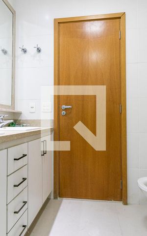 Apartamento para alugar com 206m², 4 quartos e 4 vagasBanheiro da Suíte 1