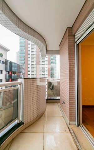 Apartamento para alugar com 206m², 4 quartos e 4 vagasSuíte 1 - Varanda