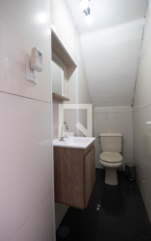 Casa à venda com 180m², 2 quartos e 2 vagasBanheiro da Piscina