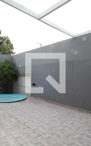 Casa à venda com 180m², 2 quartos e 2 vagasPiscina