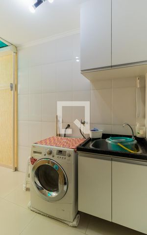 Casa à venda com 160m², 3 quartos e 3 vagas Casa à venda com 160m², 3 quartos e 3 vagasÁrea de Serviço
