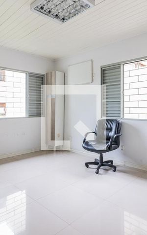 Casa à venda com 200m², 5 quartos e 15 vagas Casa à venda com 200m², 5 quartos e 15 vagasDormitório2