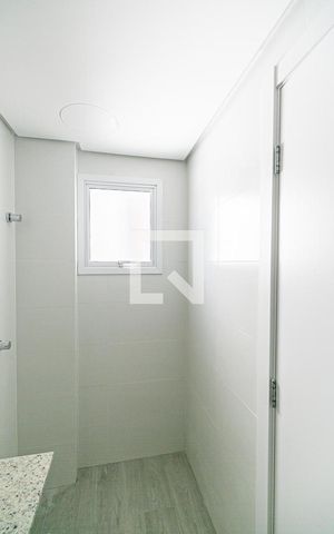 Apartamento à venda com 68m², 3 quartos e 1 vaga Apartamento à venda com 68m², 3 quartos e 1 vagaBanheiro da Suíte