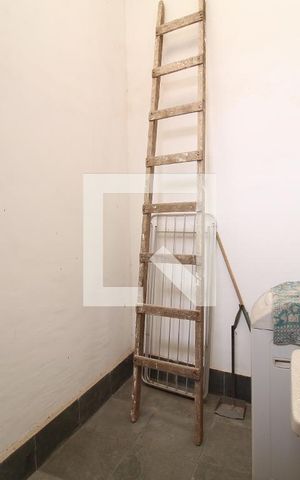 Casa à venda com 381m², 6 quartos e 6 vagasÁrea de Serviço - 2º Andar