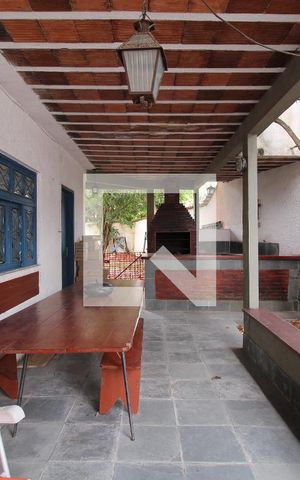 Casa à venda com 381m², 6 quartos e 6 vagasVaranda 
