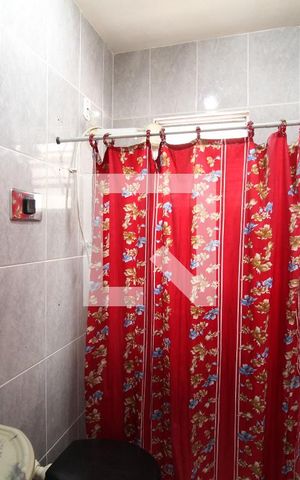 Casa à venda com 381m², 6 quartos e 6 vagasBanheiro Social
