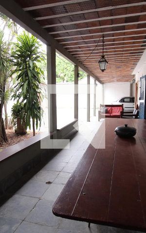 Casa à venda com 381m², 6 quartos e 6 vagasVaranda 
