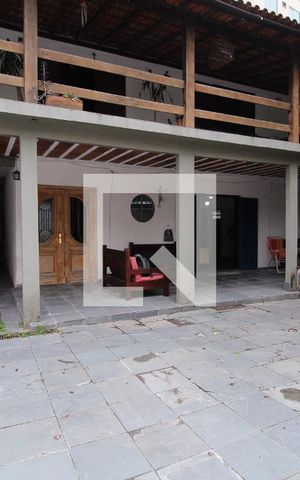 Casa à venda com 381m², 6 quartos e 6 vagasFachada