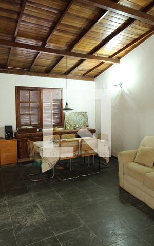 Casa à venda com 381m², 6 quartos e 6 vagasSala - 2º Andar