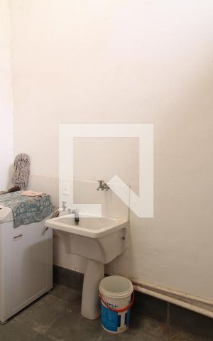 Casa à venda com 381m², 6 quartos e 6 vagasÁrea de Serviço - 2º Andar