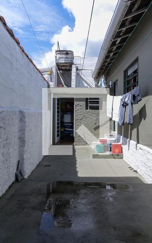 Casa à venda com 400m², 5 quartos e 4 vagas Casa à venda com 400m², 5 quartos e 4 vagasQuintal Casa 3