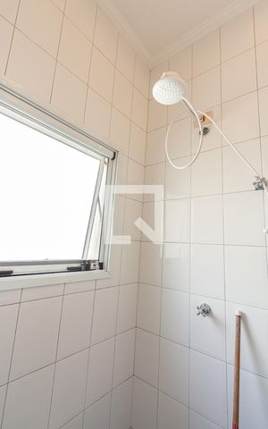 Casa à venda com 690m², 5 quartos e 9 vagas Casa à venda com 690m², 5 quartos e 9 vagasBanheiro de Serviço