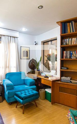 Apartamento à venda com 306m², 4 quartos e 6 vagas Apartamento à venda com 306m², 4 quartos e 6 vagasQuarto 4