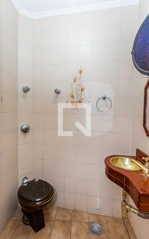 Casa para alugar com 300m², 3 quartos e 2 vagas Casa para alugar com 300m², 3 quartos e 2 vagasLavabo