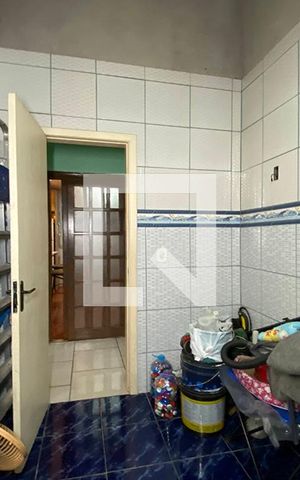 Casa à venda com 132m², 2 quartos e 1 vagaBanheiro