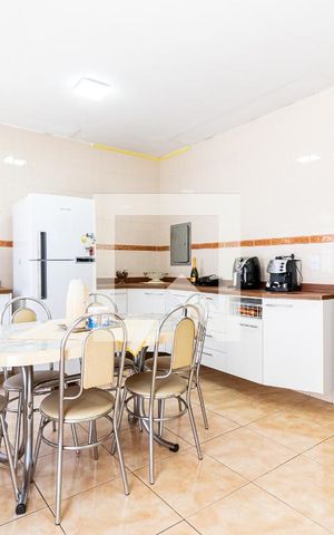 Casa à venda com 171m², 3 quartos e 3 vagas Casa à venda com 171m², 3 quartos e 3 vagasCozinha