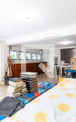 Casa à venda com 171m², 3 quartos e 3 vagas Casa à venda com 171m², 3 quartos e 3 vagasGaragem