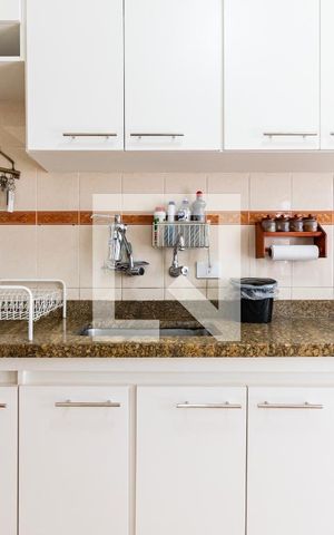 Casa à venda com 171m², 3 quartos e 3 vagas Casa à venda com 171m², 3 quartos e 3 vagasCozinha