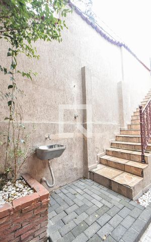 Casa para alugar com 50m², 1 quarto e sem vagaÁrea de Serviço