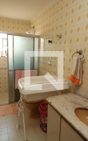 Casa à venda com 210m², 3 quartos e 4 vagasBanheiro