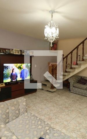 Casa à venda com 210m², 3 quartos e 4 vagasSala