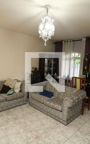 Casa à venda com 210m², 3 quartos e 4 vagasSala