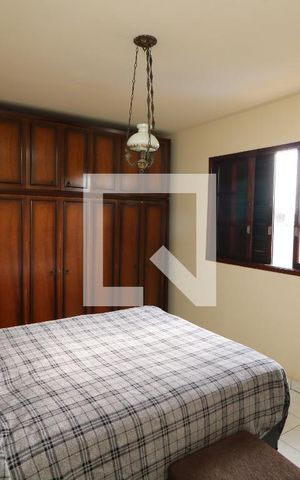 Casa à venda com 210m², 3 quartos e 4 vagasSuite