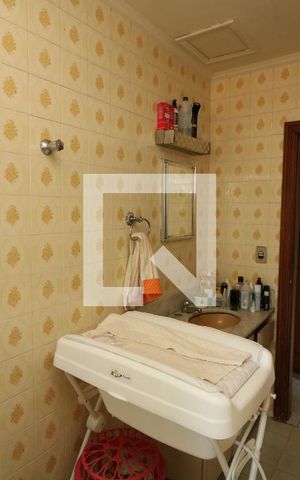 Casa à venda com 210m², 3 quartos e 4 vagasBanheiro