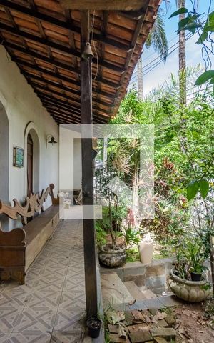 Casa à venda com 180m², 3 quartos e 1 vaga Casa à venda com 180m², 3 quartos e 1 vagaJardim - Entrada
