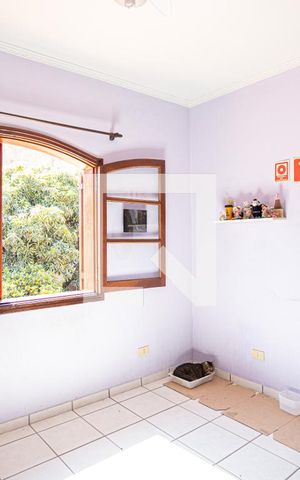 Casa à venda com 300m², 4 quartos e 6 vagas Casa à venda com 300m², 4 quartos e 6 vagasQuarto 2