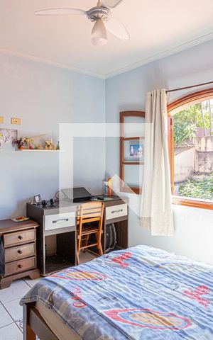 Casa à venda com 300m², 4 quartos e 6 vagas Casa à venda com 300m², 4 quartos e 6 vagasQuarto 3