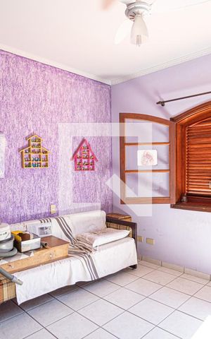 Casa à venda com 300m², 4 quartos e 6 vagas Casa à venda com 300m², 4 quartos e 6 vagasQuarto 2