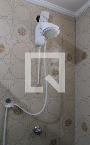 Apartamento para alugar com 56m², 2 quartos e 2 vagasChuveiro banheiro comum