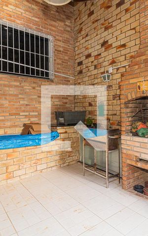 Casa à venda com 350m², 5 quartos e 3 vagas Casa à venda com 350m², 5 quartos e 3 vagasChurrasqueira