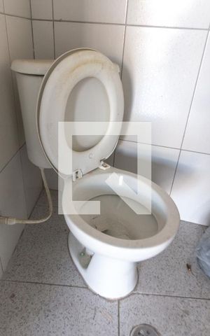 Casa à venda com 366m², 4 quartos e 3 vagas Casa à venda com 366m², 4 quartos e 3 vagasVaso