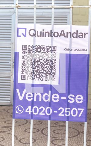 Casa à venda com 366m², 4 quartos e 3 vagas Casa à venda com 366m², 4 quartos e 3 vagasFachada
