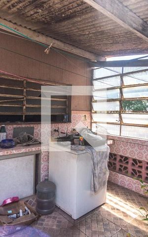 Casa à venda com 366m², 4 quartos e 3 vagas Casa à venda com 366m², 4 quartos e 3 vagasÁrea de serviço - casa 1