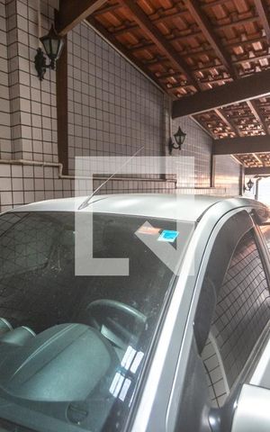 Casa à venda com 366m², 4 quartos e 3 vagas Casa à venda com 366m², 4 quartos e 3 vagasVista sala de estar - casa 2