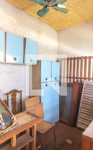 Casa à venda com 366m², 4 quartos e 3 vagas Casa à venda com 366m², 4 quartos e 3 vagasQuarto de serviço - casa 1