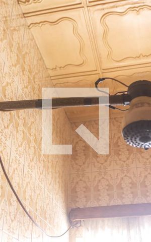 Casa à venda com 366m², 4 quartos e 3 vagas Casa à venda com 366m², 4 quartos e 3 vagasChuveiro
