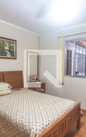 Casa à venda com 366m², 4 quartos e 3 vagas Casa à venda com 366m², 4 quartos e 3 vagasQuarto 1 - casa 2
